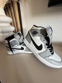 Nike air jordan 1 Grey detské 35 veľkosť