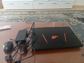 Laptop na predaj Asus strix rog Všetko funguje, cena 600€