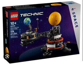 Lego technik 42179 planéta zem a mesiac na obežnej drahe