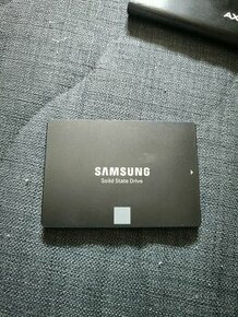 SAMSUNG 860 EVO 4TB