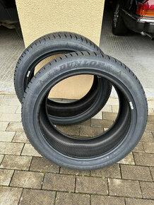 Predám 2 ks zimné pneumatiky Dunlop 245/45 R19