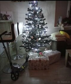 Vianočný stromček,pekný, umelý - 1