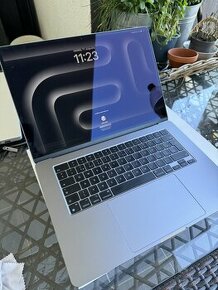 Macbook Air M2 15'' palcový 8GB/256GB