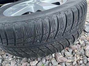 Najazdené zimné pneu na diskoch 215/60/r16 bridgestone