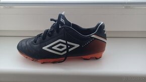 Kopačky lis. UMBRO /čierne/ vel.35