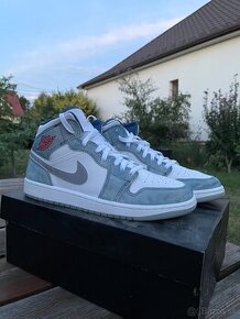 Nike Air Jordan 1 Mid French Blue