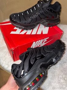 Nike Air Max Plus Black