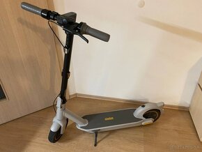 Elektrická kolobežka Ninebot Segway MAX G30LEII - 1