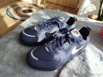 NIKE C1TY 42.5 unisex