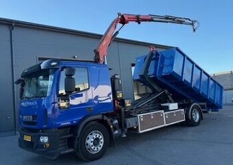 IVECO EUROCARGO 180E30 hakový naťahovák s hydraulickou rukou