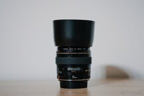 Canon EF 85mm f/1.8 USM