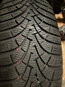 205/65R15 Good Year Ultragrip 9