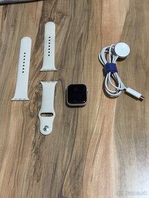 Predám Apple Watch 4 40mm Silver Bežné známky opotrebovania.