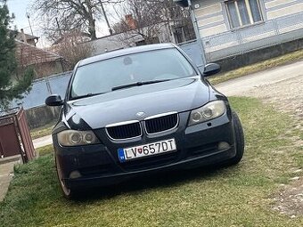 BMW E90 320D - 1