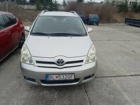 Toyota Corolla Verso 2.2d - 1