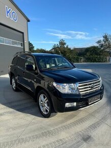 TOYOTA LAND CRUISER