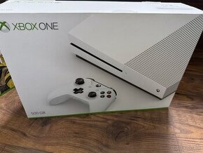 Xbox One S 500GB + stereo headset