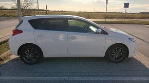 Toyota Auris hybrid 1,8 VVTi