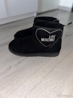 Love Moschino