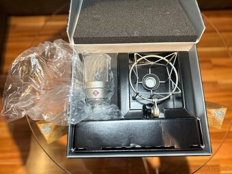 Neumann TLM 103 s originálnym pavúkom