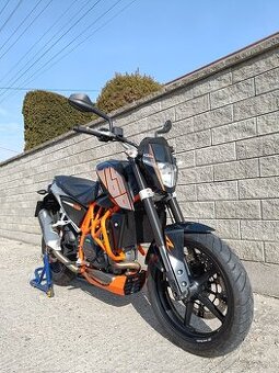 KTM DUKE 690