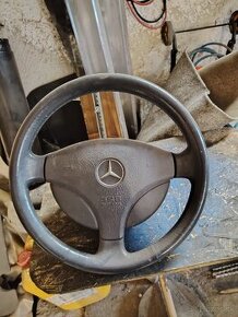 Mercedes benz volant