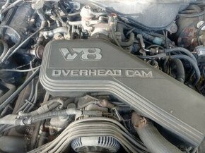 Motor 4,6 l V8