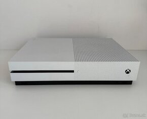 XBOX ONE S 500GB 2 ovládače