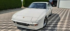 Porsche 944