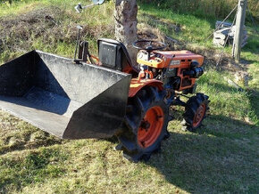 traktor Kubota 4x4 veľmi dobrom stave - 1