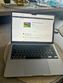 Macbook M2