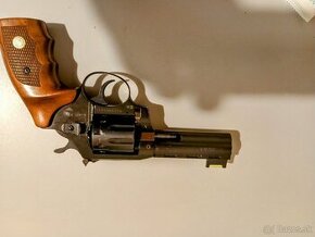 Revolver 4"Alfa Holek kal.22lr.model241.