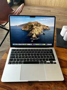 Predám MacBook Air M2 2022 - 1