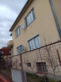 Predaj 3 izb.byt 125 m2 na 1.posch+ balkon-bazen +garaž cent