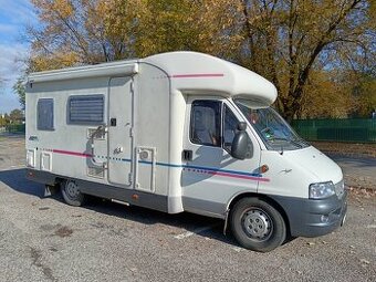 Auto karavan Adria