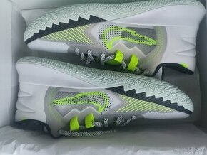 NIKE KYRIE FLYTRAP 5 WHITE VOLT - 1