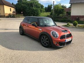 Mini Cooper r56 1,6 benzín 90kw