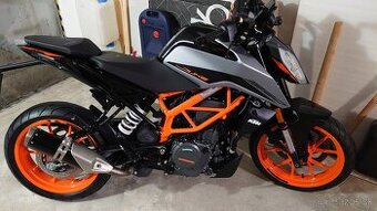 KTM DUKE 390