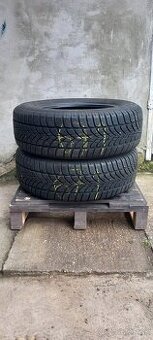 Predam zimne pneu 215/65 r16