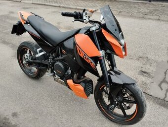 Predám KTM Duke 690 top stav