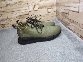 Adidas 45 1/3 - pánske gore-tex tenisky