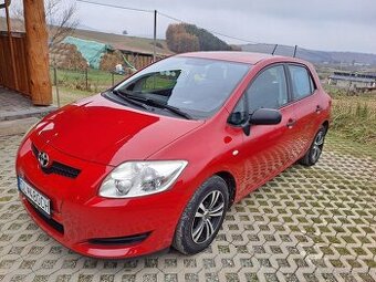 Toyota Auris 1.33 benzin