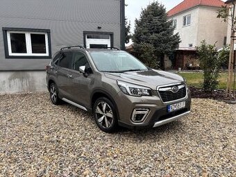 Subaru Forester 2.0i Boxer Premium Lineartronic