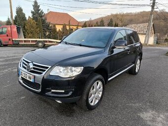 Volkswagen Touareg 3.0TDi 176kw / 4x4 / ťažné / KEYLESS