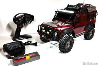 Traxxas TRX-4 Land Rover Defender 4x4 v MEGA tuningu - kompl