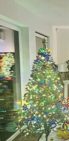 Vianocny stromcek aj s ozdobami povianocna- akcia