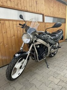 Suzuki GS500E - 1