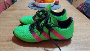 Turfy ADIDAS UK 8 1/2