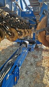 Kinze 3600 R12