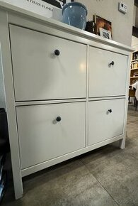 Botník Ikea HEMNES